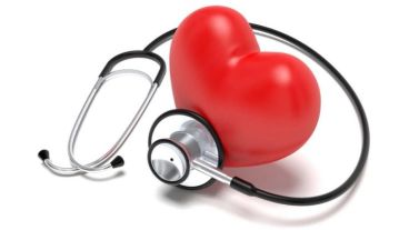 La enfermedad cardiovascular se manifiesta en más del 50% de los pacientes con HF antes de los 55 años de edad.