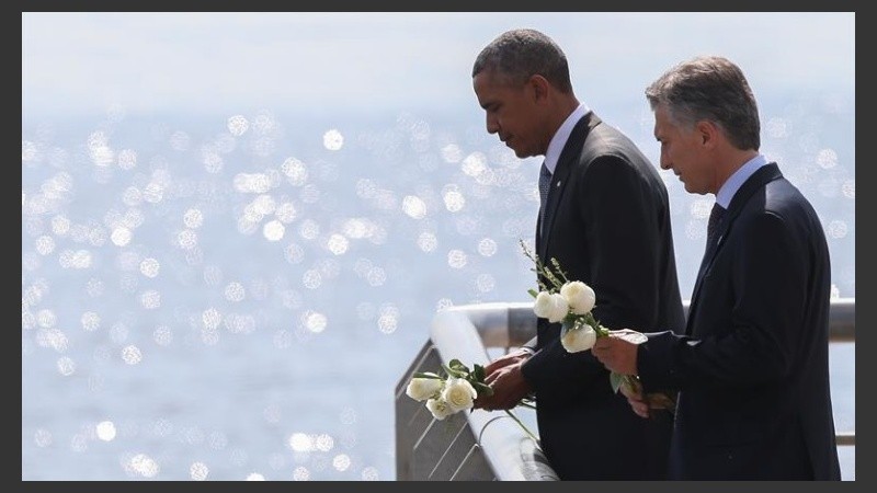 Los presidentes recorrieron el Parque de la Memoria.