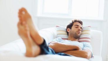 El riesgo de síndrome metabólico disminuyó entre los que tomaban una siesta durante menos de 30 minutos.