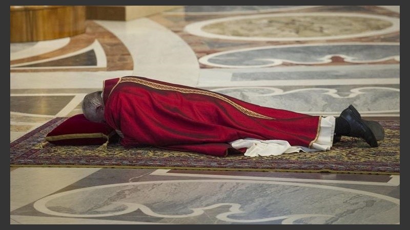 El Papa durante la celebración del Viernes Santo.