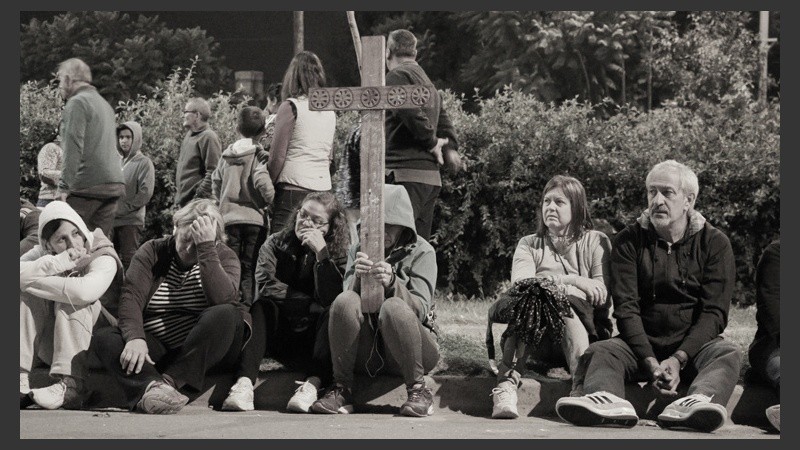 Fieles a la espera del discurso de Ignacio. (Alan Monzón/Rosario3.com)