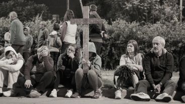 Fieles a la espera del discurso de Ignacio. (Alan Monzón/Rosario3.com)