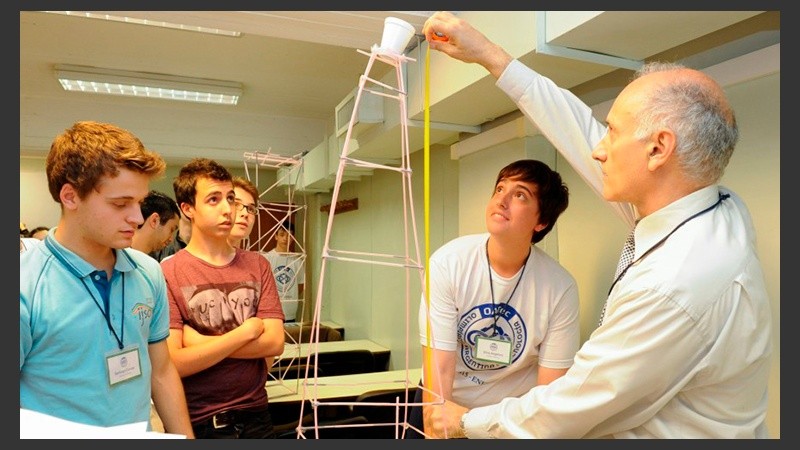 Los estudiantes podrán inscribirse entre el 11 de abril y el 29 de julio a través de una convocatoria que harán sus propios colegios.