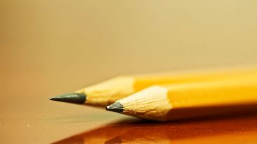 La nueva tendencia de enseñanza incluye capacidades que son desarrolladas por los estudiantes formando pequeños grupos de trabajo.