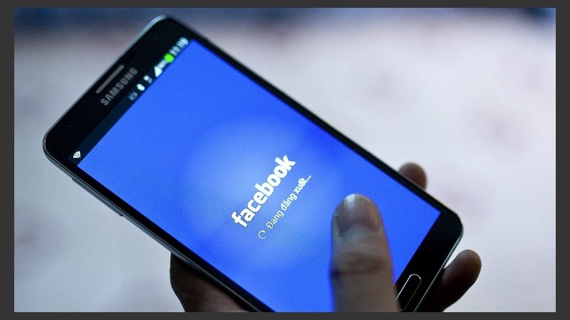 Una hora de Facebook en el teléfono puede consumir hasta 90 MB.