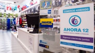 El gobierno busca estimular el consumo en medio de la crisis.