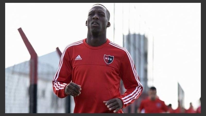 Advíncula regresa este jueves a los entrenamientos.