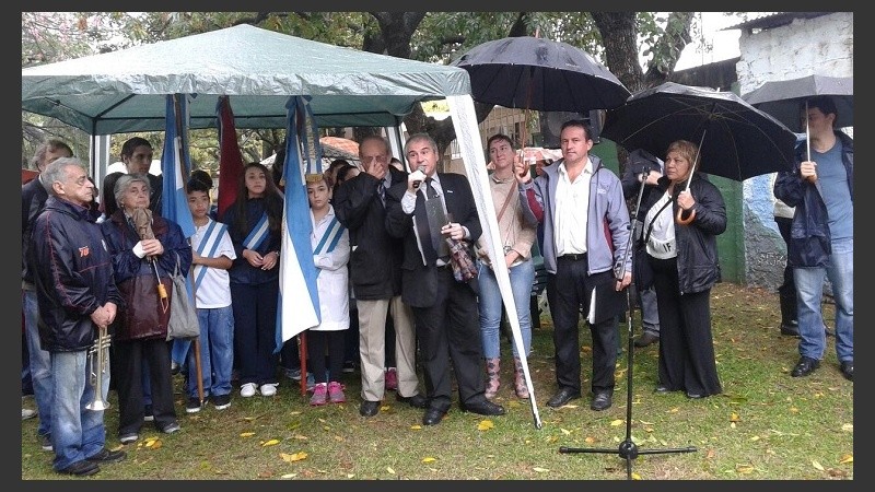 Desza murió en un bombardeo horas antes de que Argentina se rindiera ante los ingleses.