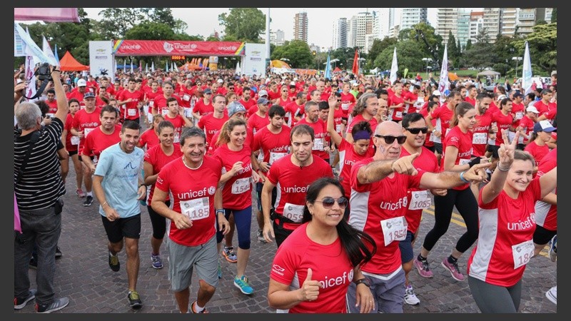 Miles de rosarinos participaron de la maratón de Unicef.
