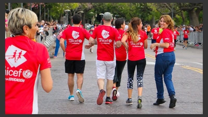  La intendenta Mónica Fein y una largada simbólica. (Alan Monzón/Rosario3.com)
