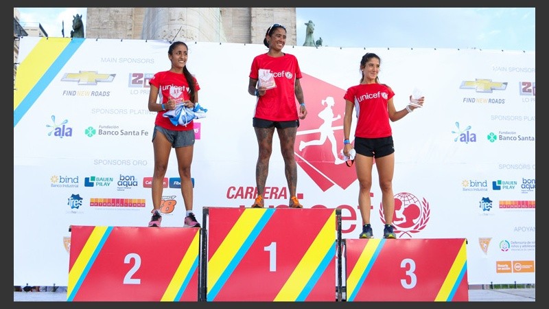 El podio de las chicas en los 10K.