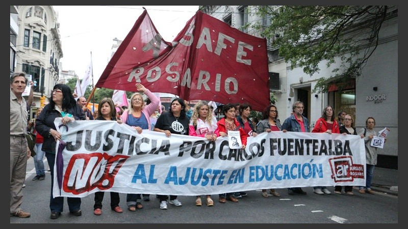 Movilización docente este lunes en Rosario.
