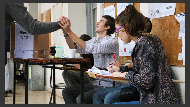 12 Facultades pertenecientes a la UNR están habilitadas para que los estudiantes emitan su voto. (Alan Monzón/Rosario3.com)