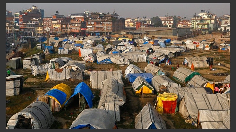 Vista de un campamento de damnificados por el terremoto en Katmandú. (EFE)
