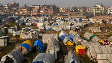 Vista de un campamento de damnificados por el terremoto en Katmandú. (EFE)