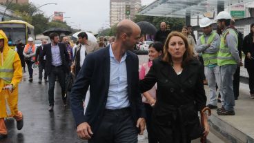 Fein y Dietrich en la recorrida por las obras de avenida Alberdi.
