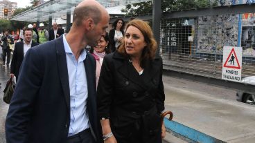 Fein y Dietrich en la recorrida por las obras de avenida Alberdi.