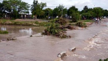El mandatario analizará el deterioro que provocó el desborde de los ríos en ciudades y campos.