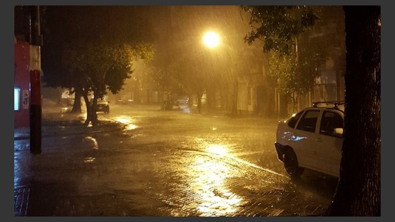 Otra tormenta que deja las calles llenas de agua.