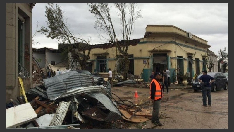 El paso del tornado fue desolador. 