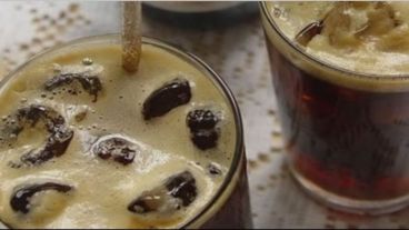 El alcohol en exceso también causa efectos negativos en el organismo.