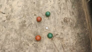 ¿Quién gana? Partido parejo en uno de los encuentros. (Alan Monzón/Rosario3.com)