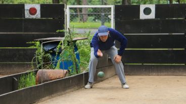 Concentración en el lanzamiento. (Alan Monzón/Rosario3.com)