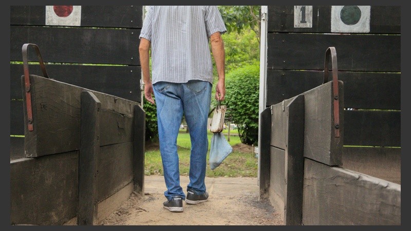 No va más. Todos los días, los jubilados se reúnen a jugar en las canchas del parque.  (Alan Monzón/Rosario3.com)