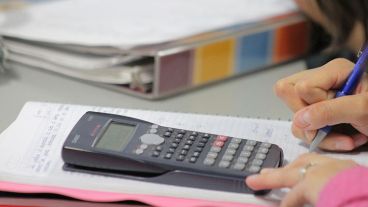 El objetivo es que el alumno adquiera habilidades y competencias para administrar financieramente una entidad productiva.