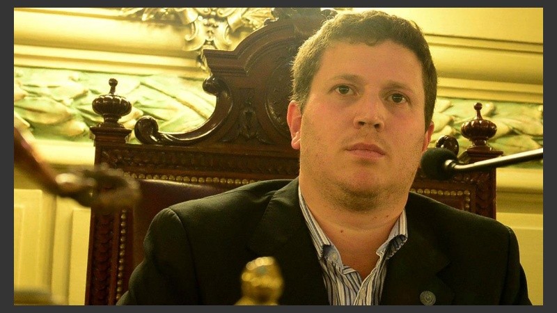 El legislador dijo que dialogarán con los dirigentes radicales 