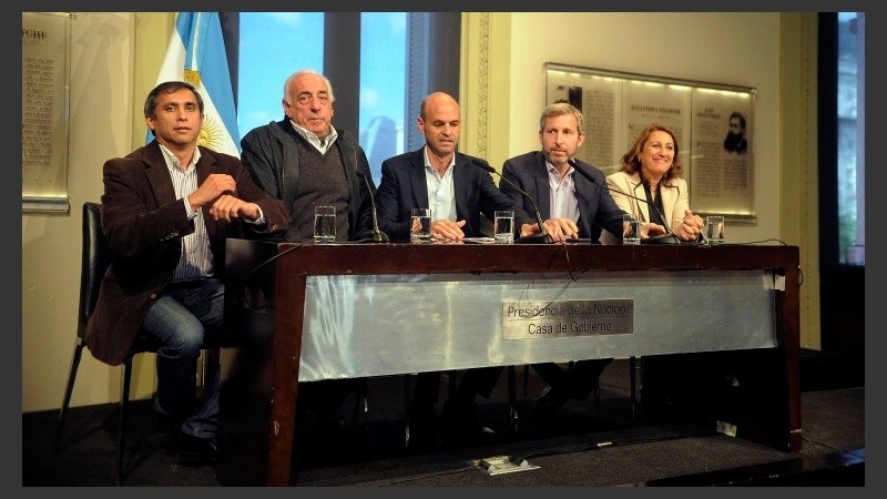 Fein participó de la conferencia de prensa que dieron Frigerio y Dietrich. 