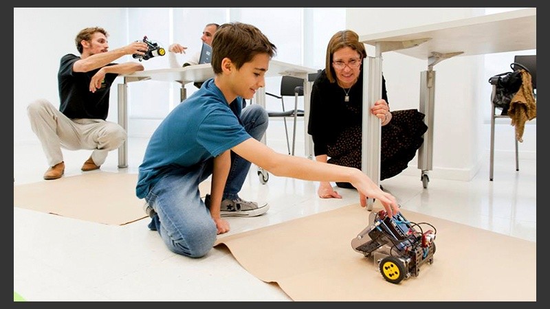 Es un espacio de encuentro e interacción entre la comunidad científica y el público en general. 