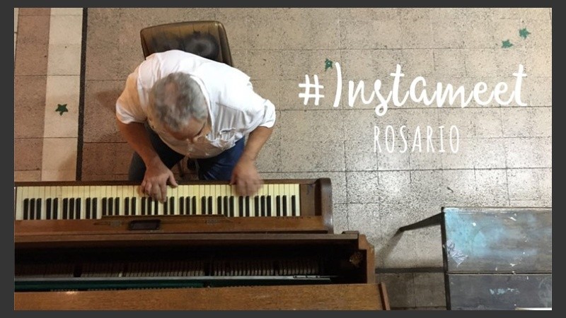 El recorrido propuesto comienza en la plaza frente a la Catedral. 