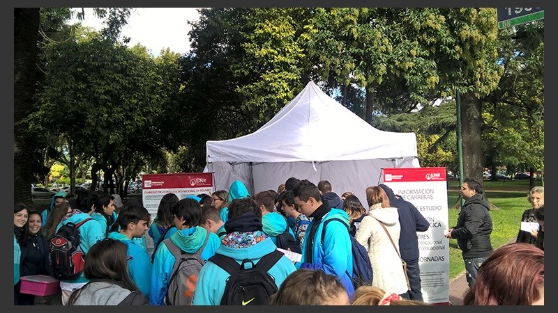 El objetivo es acercar la propuesta de la universidad pública en los distintos barrios generando un espacio de contención.