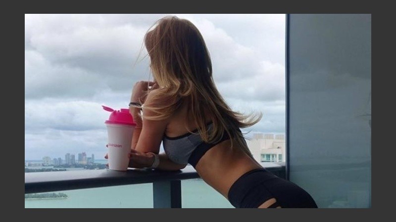 La rubia exhibió su bella figura en las redes sociales.