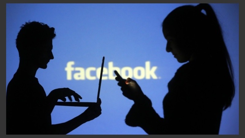 Fuerte crítica a Facebook.
