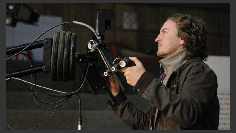 Todo bajo control. Uno de los cameraman en el estudio. (Rosario3.com)