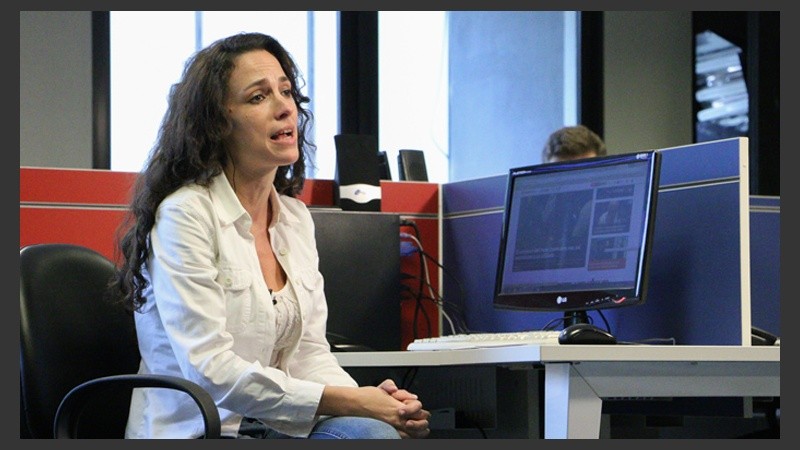 Sabrina Ferrarese sale todas las mañanas repasando las noticias de Rosario3. (Rosario3.com)