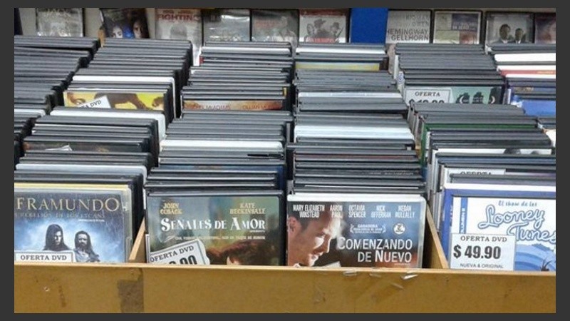 “La pelea es en la calle. Te venden tres películas por veinte pesos cuando yo tengo que cobrar un alquiler a eso”, explicó Cristian Pastormerlo.