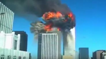 Impactante imagen del ataque terrorista contra las torres gemelas.