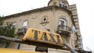 Taxistas reclamaban en el Concejo nueva suba de la tarifa.