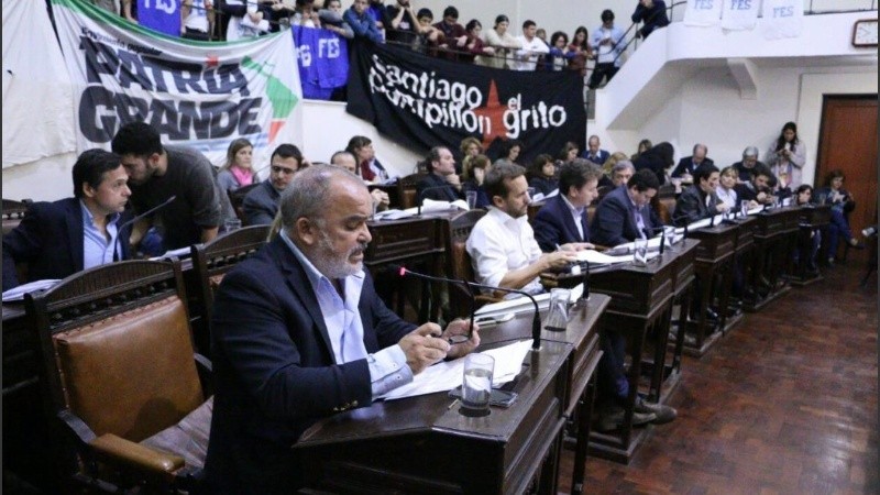 Comi, uno de los voceros del oficialismo, en la sesión de este jueves.