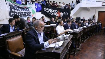 Comi, uno de los voceros del oficialismo, en la sesión de este jueves.