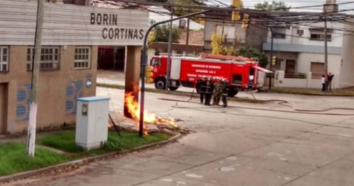 Susto por una llamarada producto de una fuga de gas | Rosario3