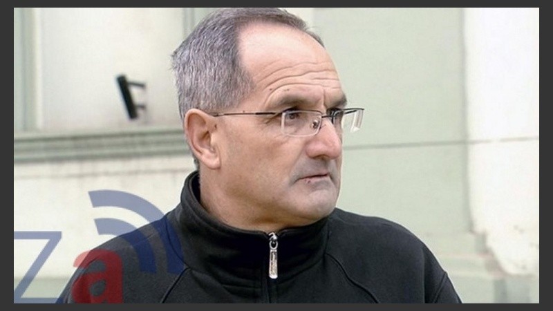 El cura Carlos Scarlata, impulsor de la polémica medida. 