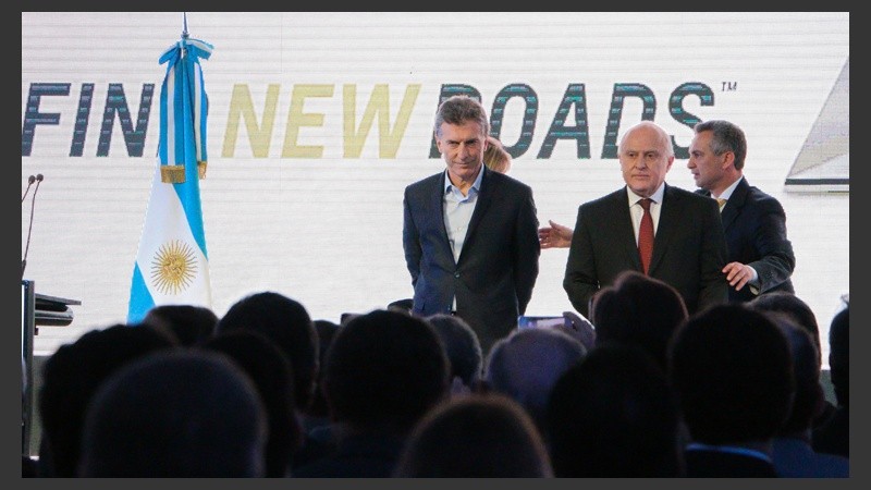 Mayo de 2016: Macri y Lifschitz en el lanzamiento del Cruze en GM.