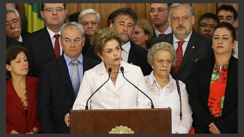 Durante los 180 días de suspensión, Dilma mantendrá sus prerrogativas de presidente. 