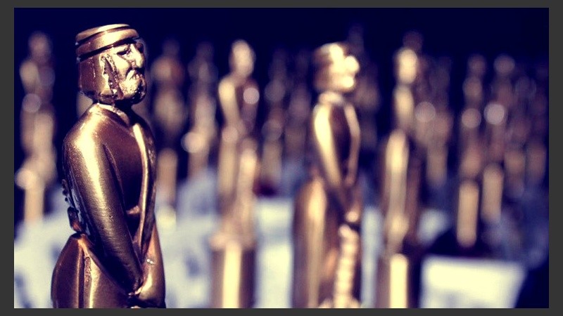 Mariana Fabbiani y Guido Kaczka son los encargados de conducir el reparto de estatuillas. Con 38 nominaciones, El Trece lidera las chances.