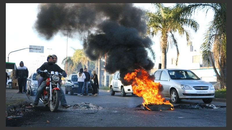 Los piquetes arrancaron a las 6 de la mañana.