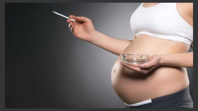 El tabaquismo en el embarazo se asocia a una alteración del ADN del feto en desarrollo.